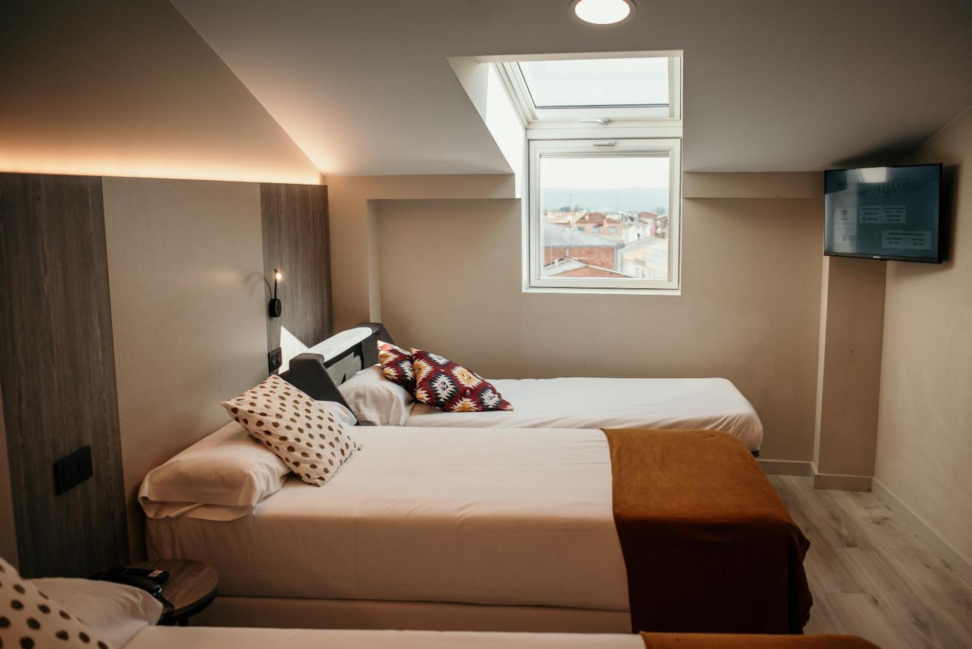 Hotel Lux Melide Kültér fotó