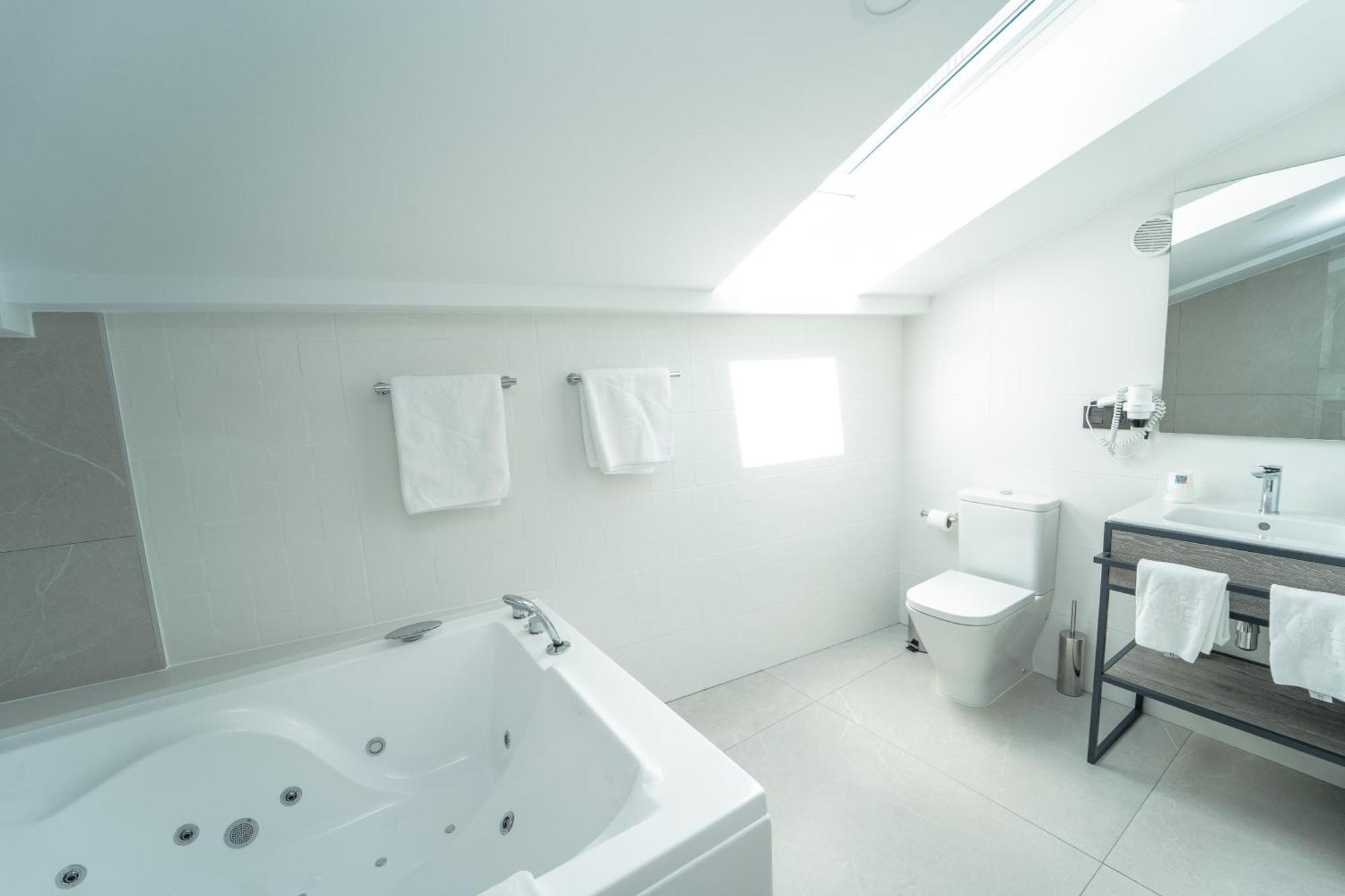 Hotel Lux Melide Kültér fotó
